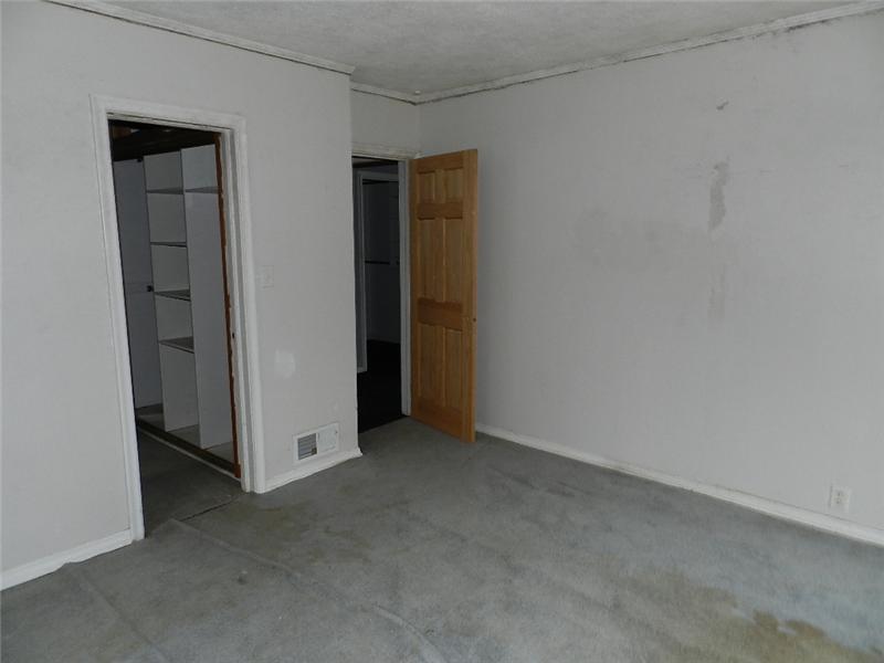 8425 Crown Point Road Indianapolis, IN 46278 - Photo 4 of 10 Gallery Image 4