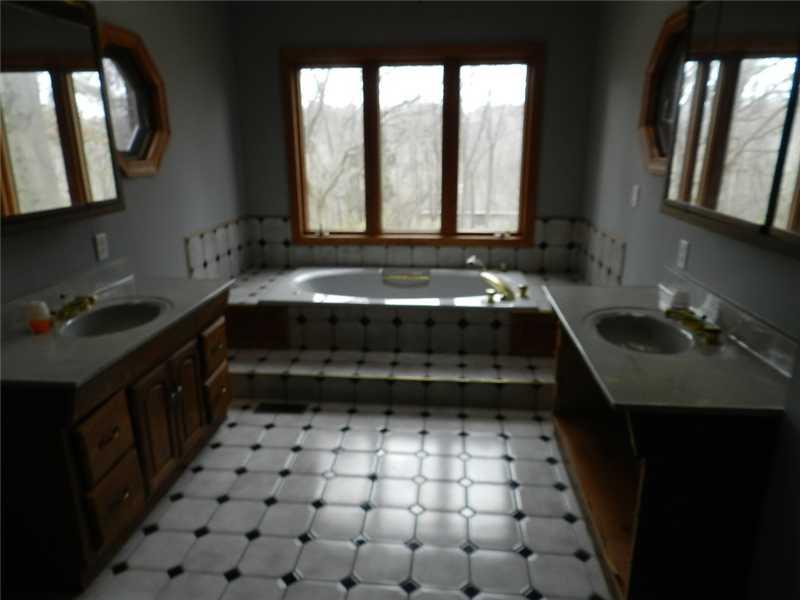 8425 Crown Point Road Indianapolis, IN 46278 - Photo 7 of 10 Gallery Image 7