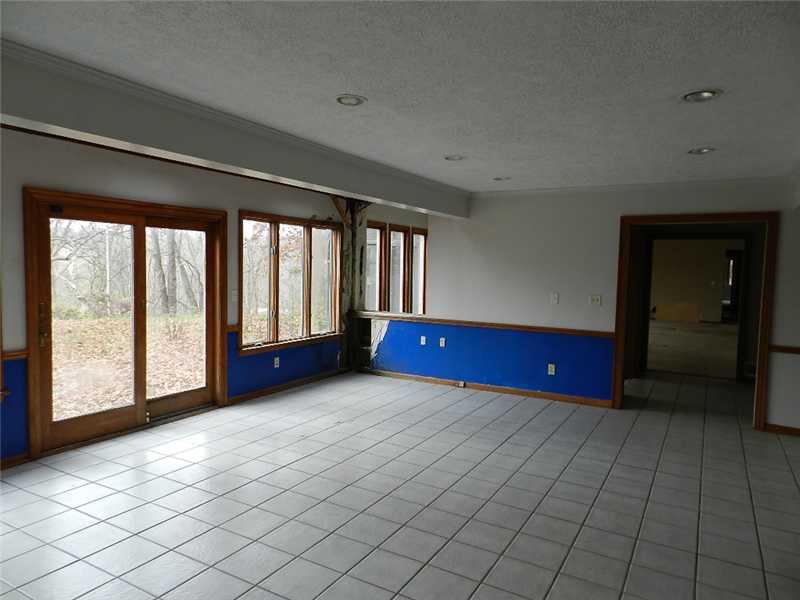 8425 Crown Point Road Indianapolis, IN 46278 - Photo 8 of 10 Gallery Image 8