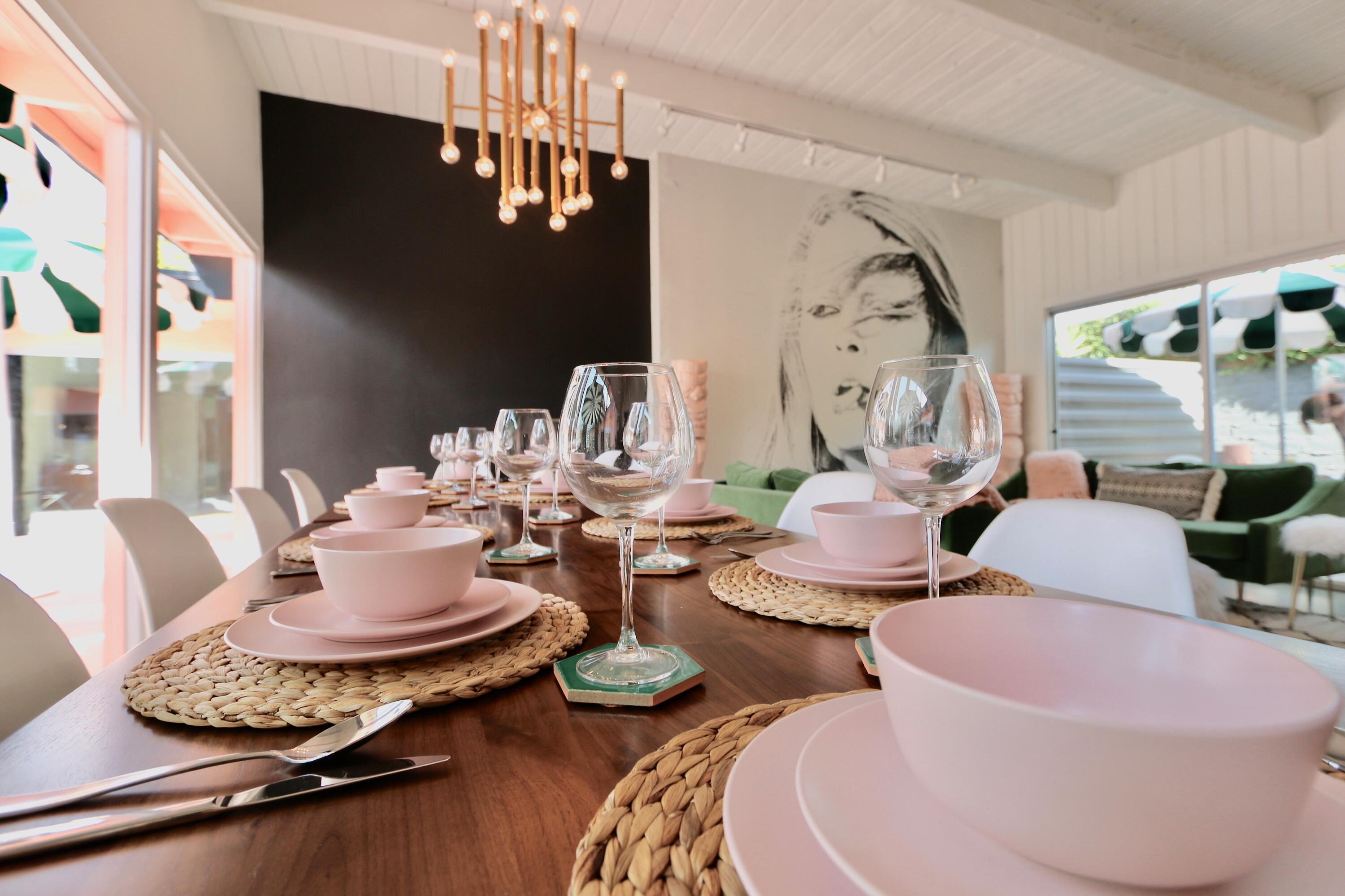 598 South Grenfall Road Palm Springs, CA 92264 - Photo 28 of 35 a living room with furniture and a chandelier