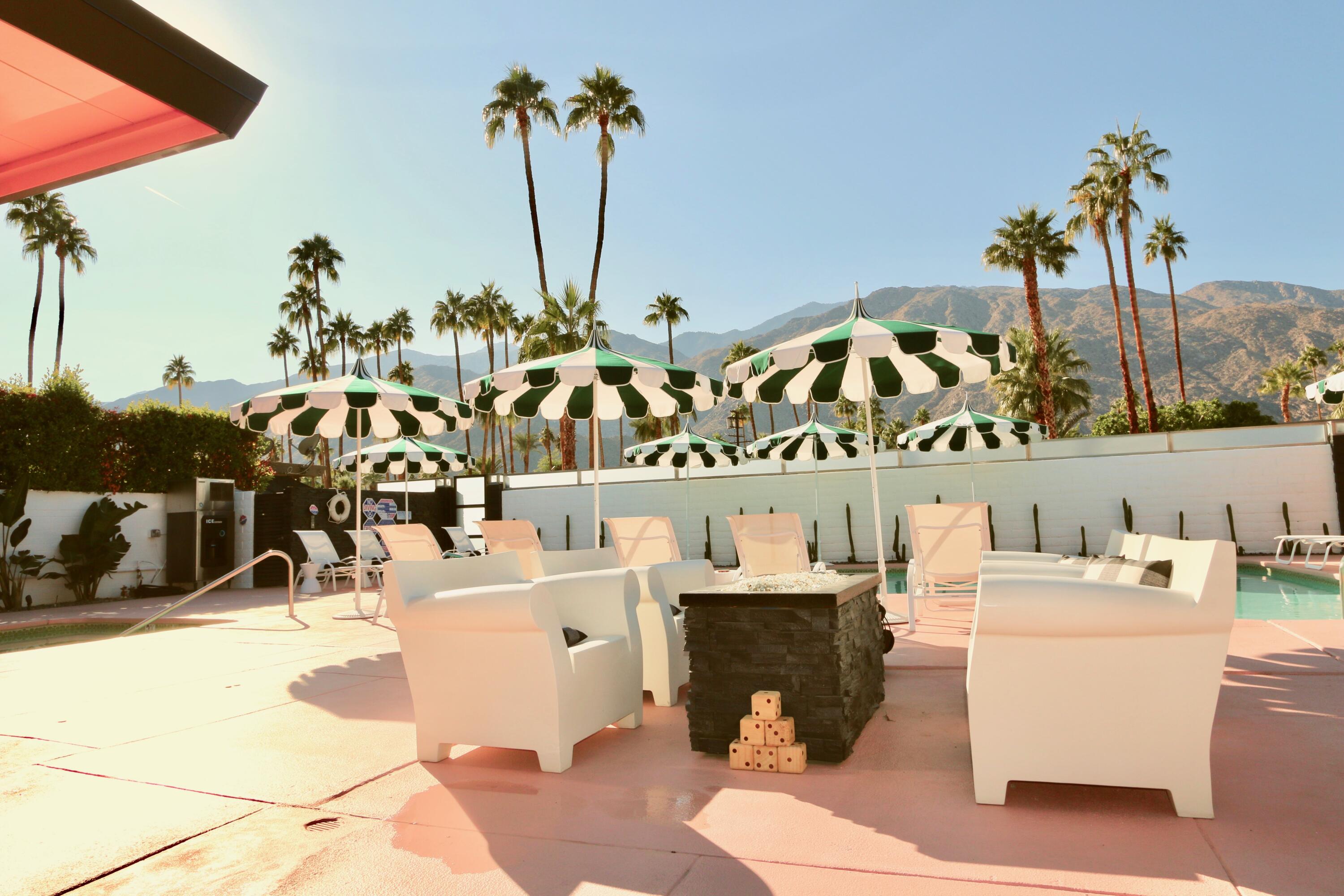 598 South Grenfall Road Palm Springs, CA 92264 - Photo 34 of 35 a view of a room with a washer and dryer