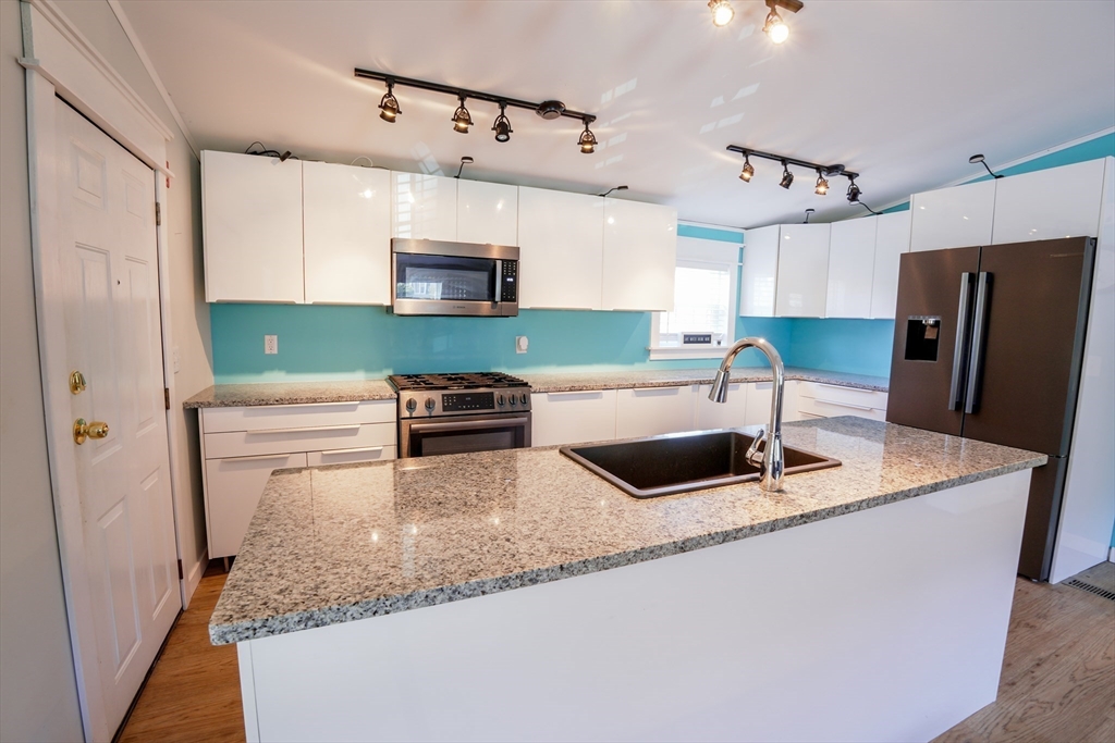 170 Champagne Road Gardner, MA 01440 - Photo 2 of 15