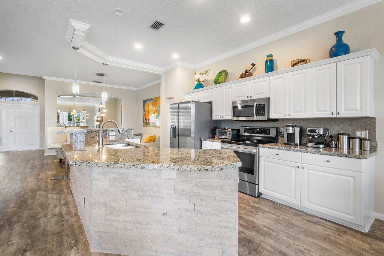 7871 Rockford Road Boynton Beach, FL 33472 - Photo 7 of 55 Kitchen
