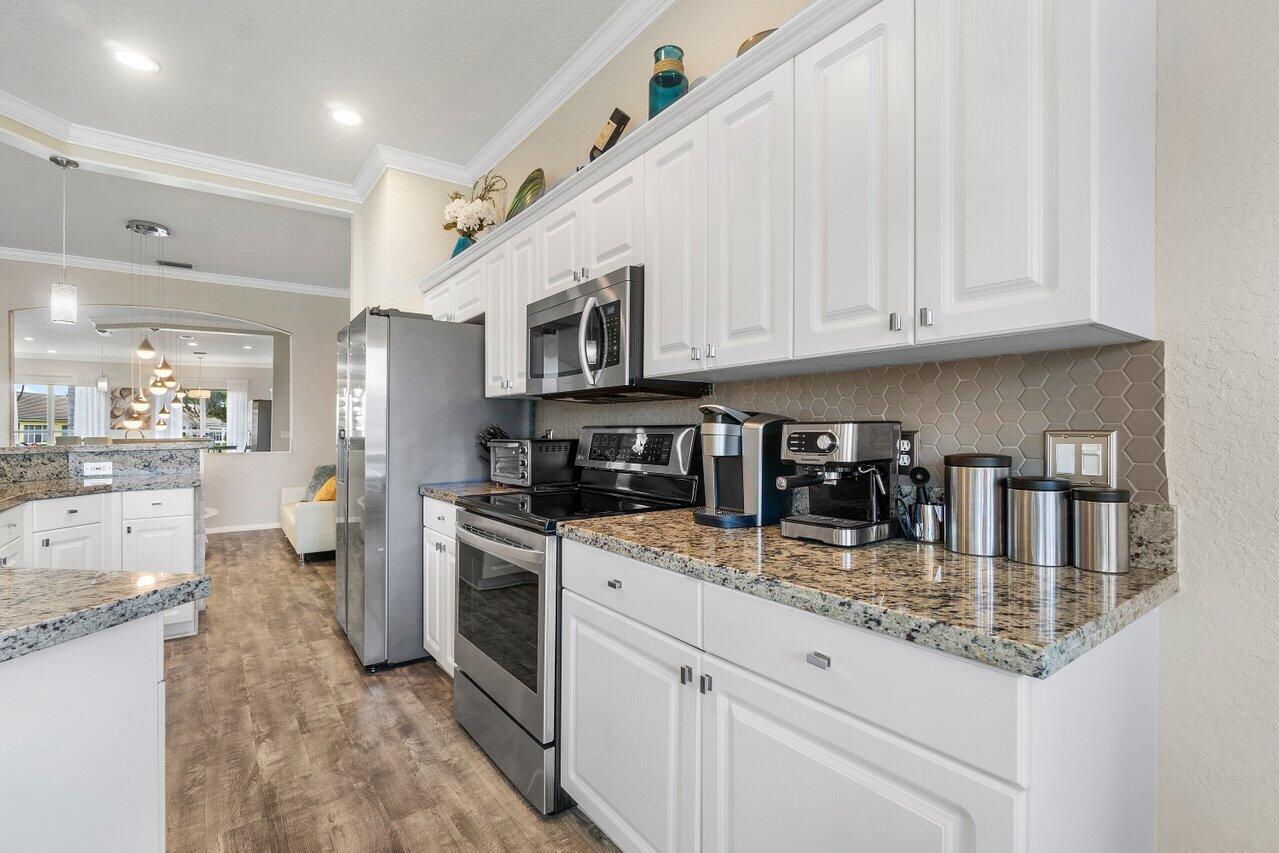 7871 Rockford Road Boynton Beach, FL 33472 - Photo 8 of 55 Kitchen Work Area