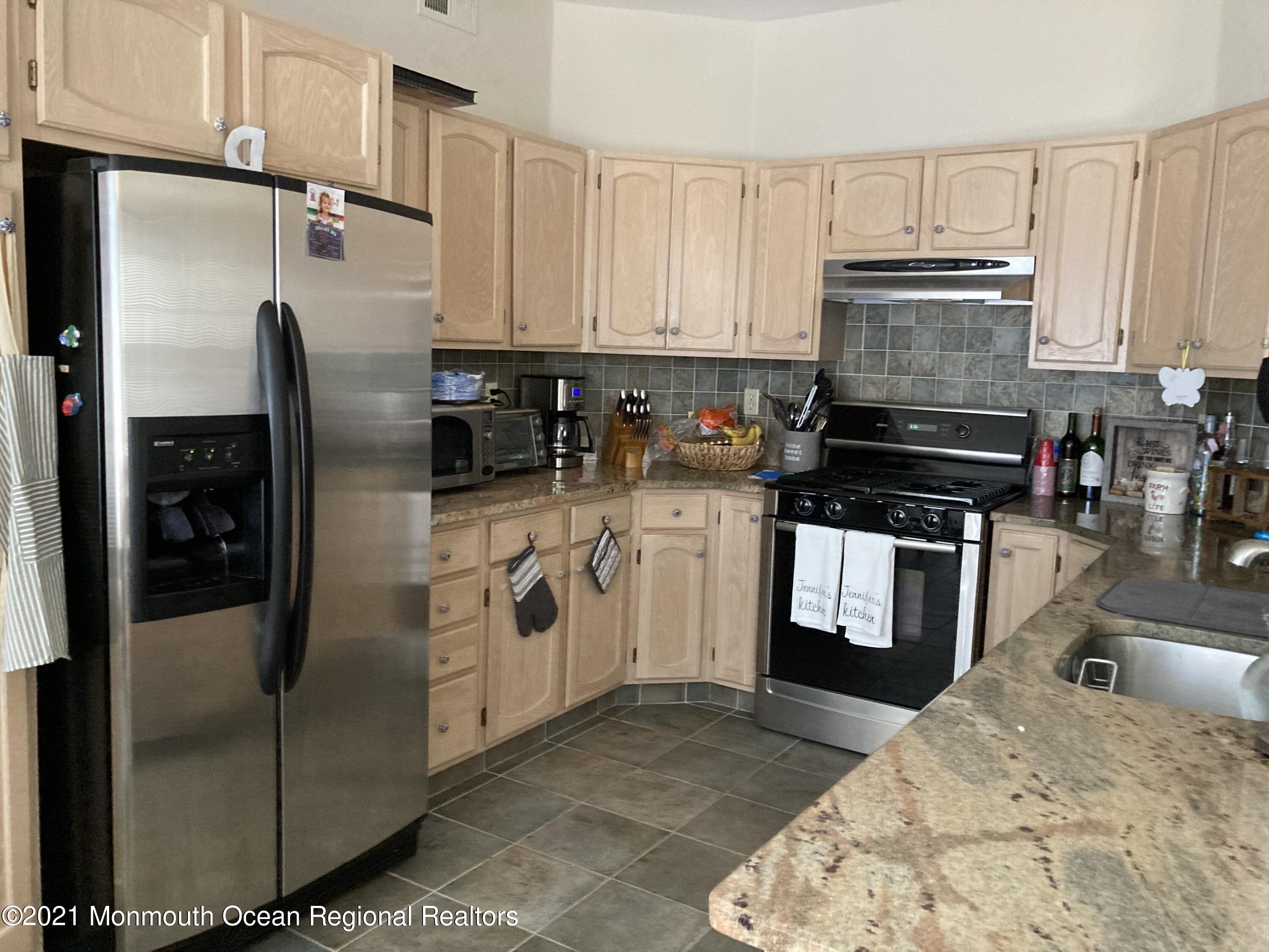 5 Raleigh Pass Colts Neck, NJ 07722 - Photo 11 of 27 kitchen