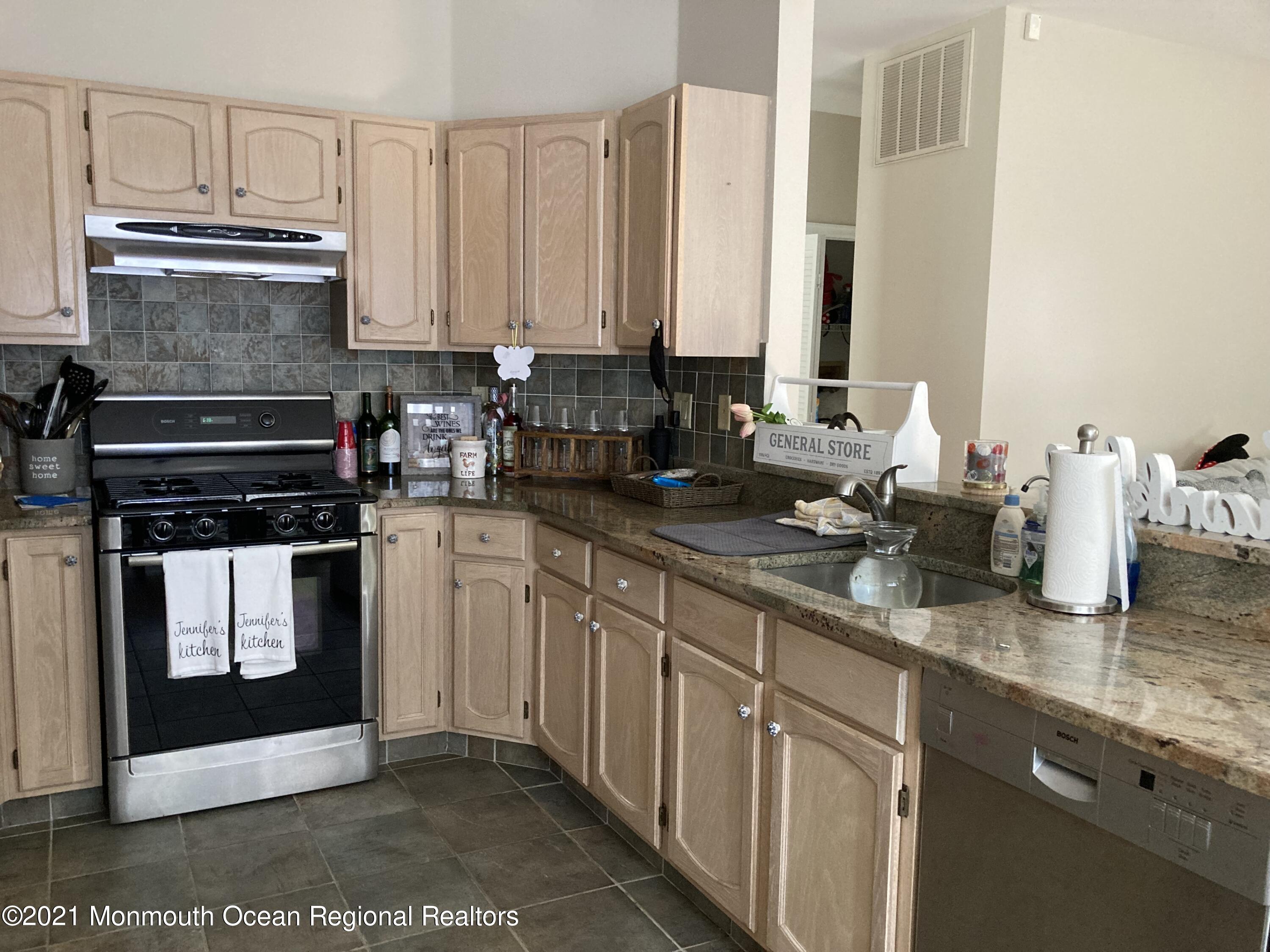 5 Raleigh Pass Colts Neck, NJ 07722 - Photo 12 of 27 kitchen
