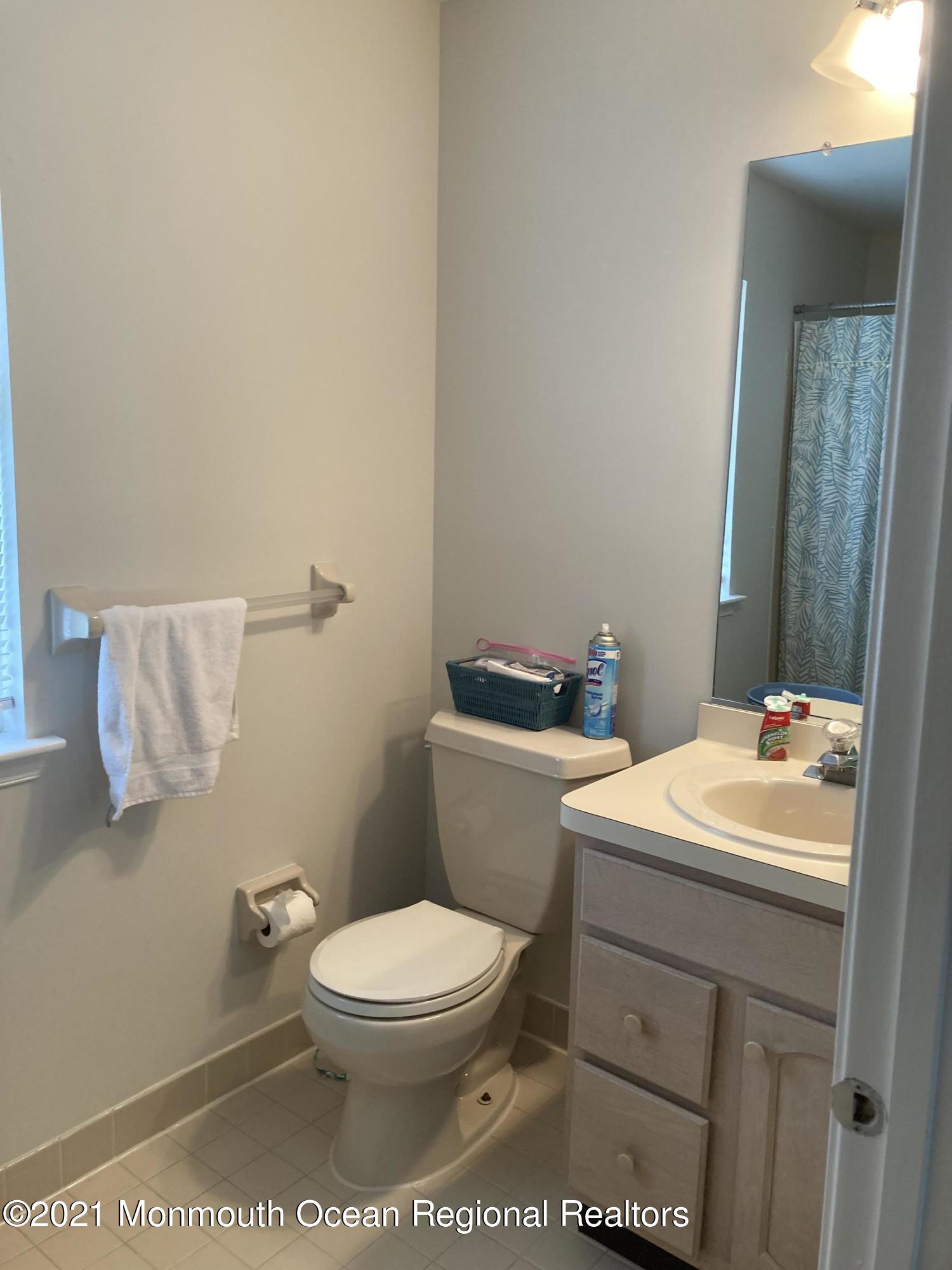 5 Raleigh Pass Colts Neck, NJ 07722 - Photo 13 of 27 full bath