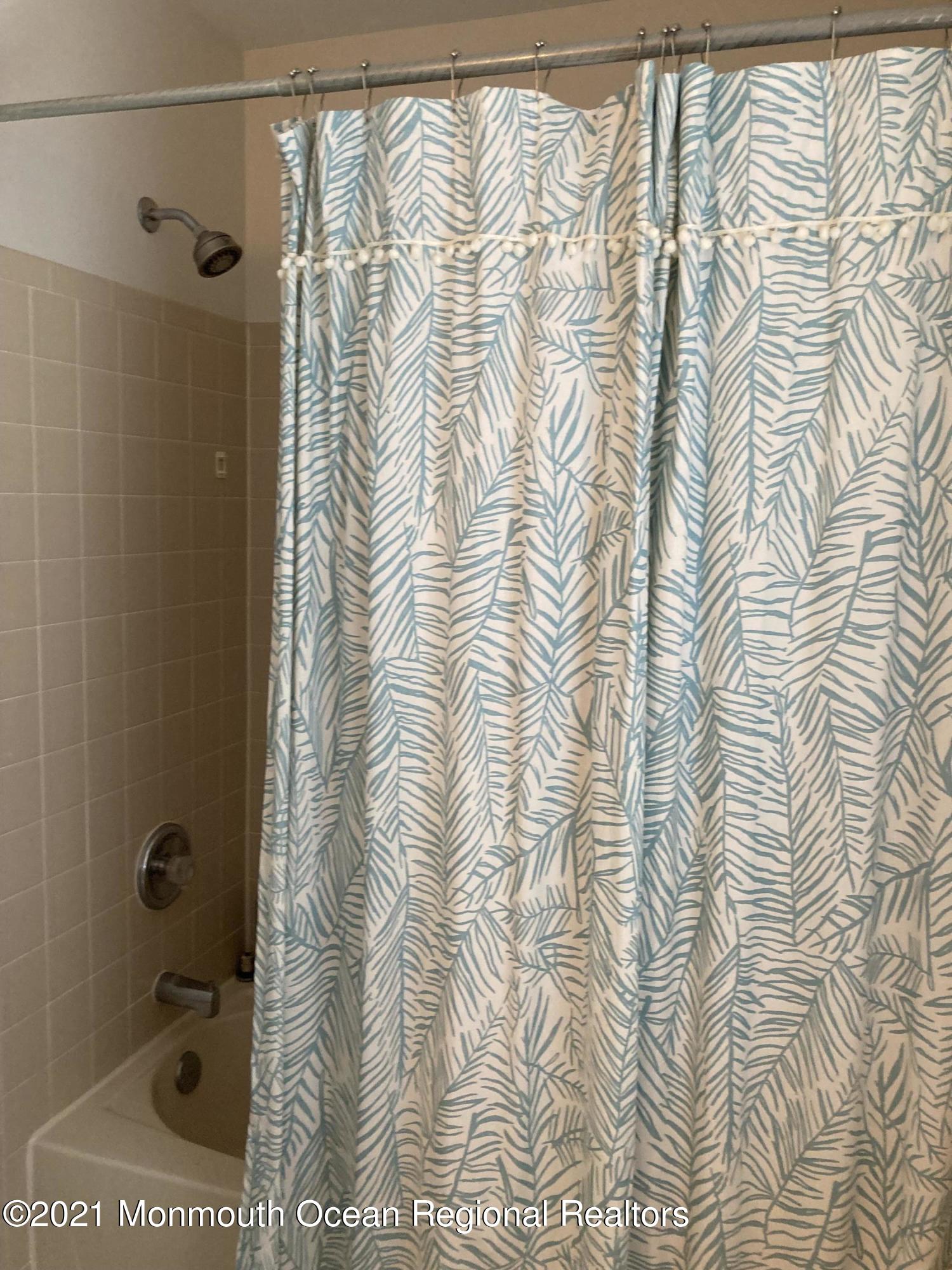 5 Raleigh Pass Colts Neck, NJ 07722 - Photo 14 of 27 full bath