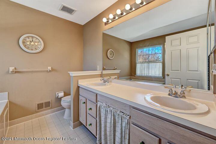 5 Raleigh Pass Colts Neck, NJ 07722 - Photo 19 of 27 master bath