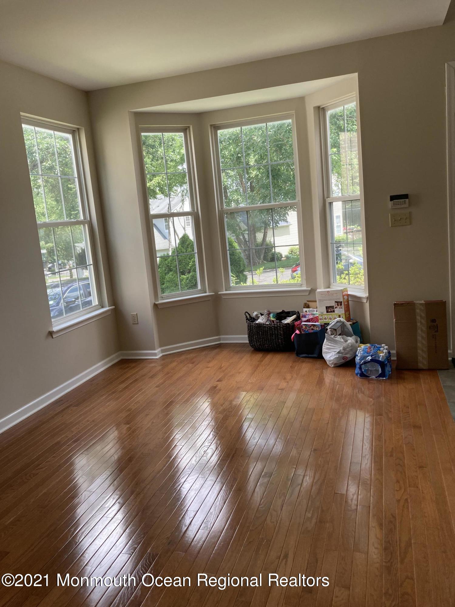 5 Raleigh Pass Colts Neck, NJ 07722 - Photo 4 of 27 living room