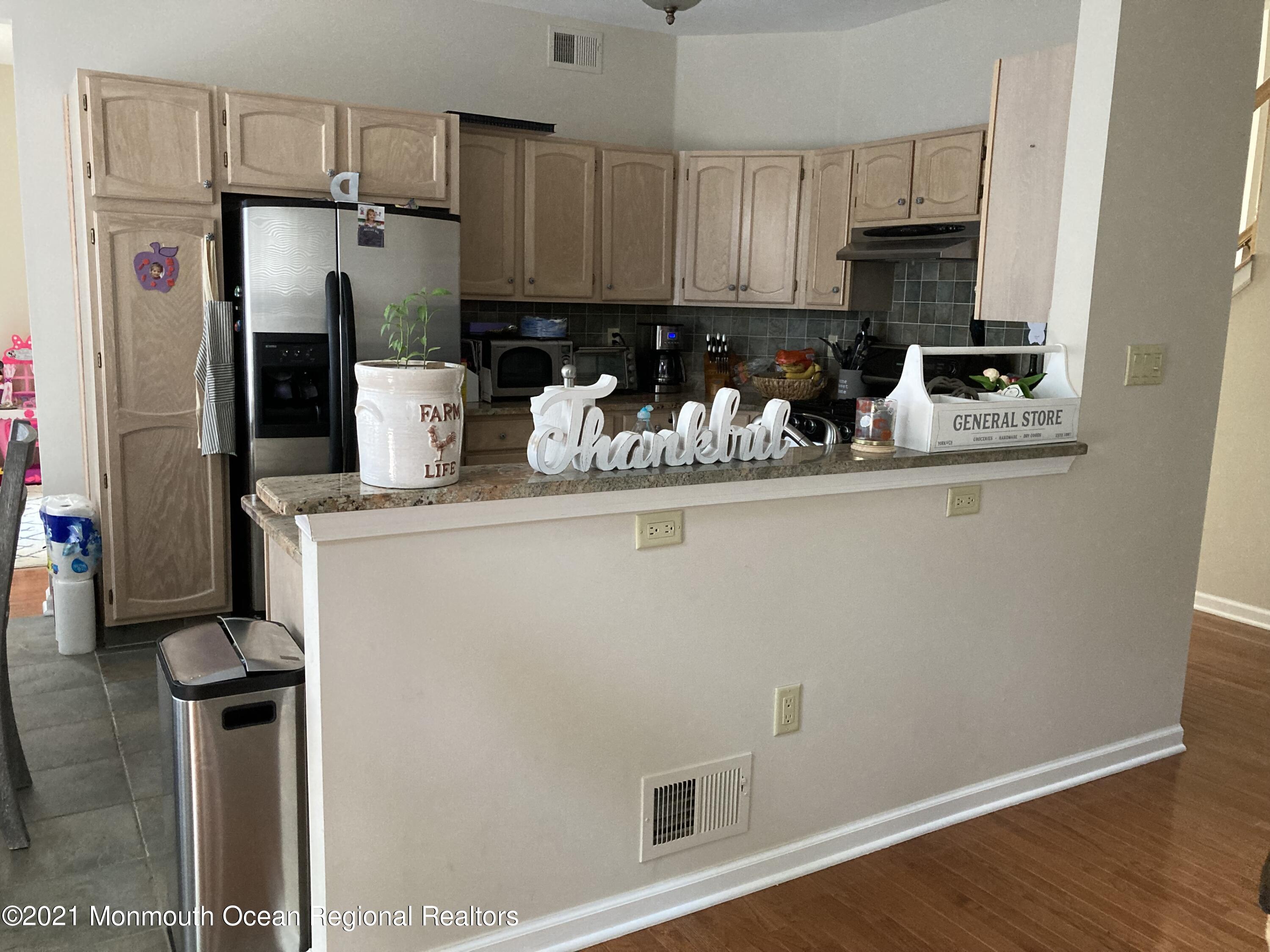 5 Raleigh Pass Colts Neck, NJ 07722 - Photo 9 of 27 kitchen