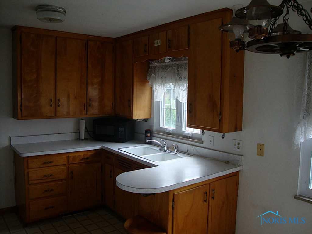 823 Independence Road Toledo, OH 43607 - Photo 2 of 15 Gallery Image 2