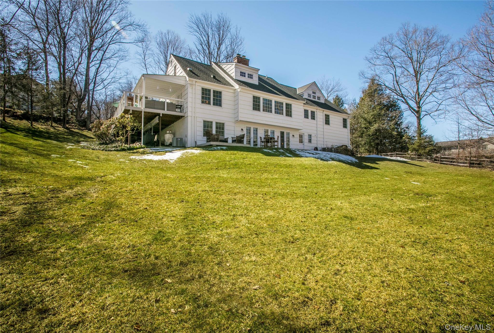 5 Hoffman Road Mount Kisco, NY 10549 - Photo 2 of 27