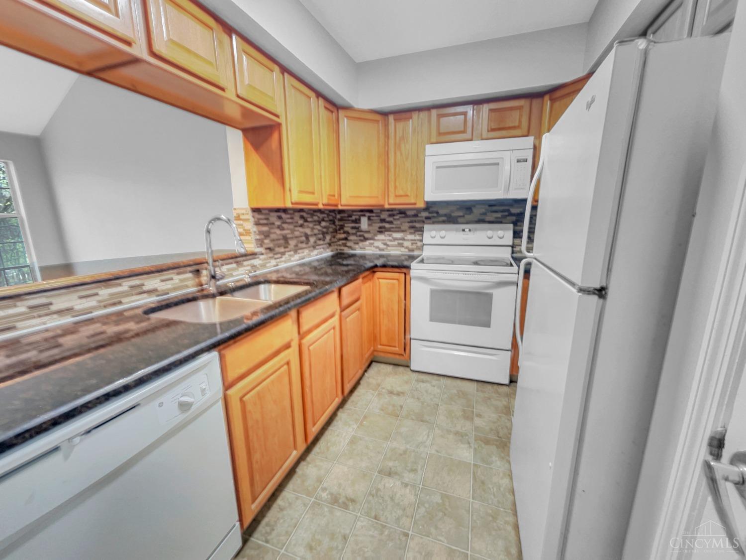 10555 Montgomery Road, Unit 54 Cincinnati, OH 45242 - Photo 7 of 19