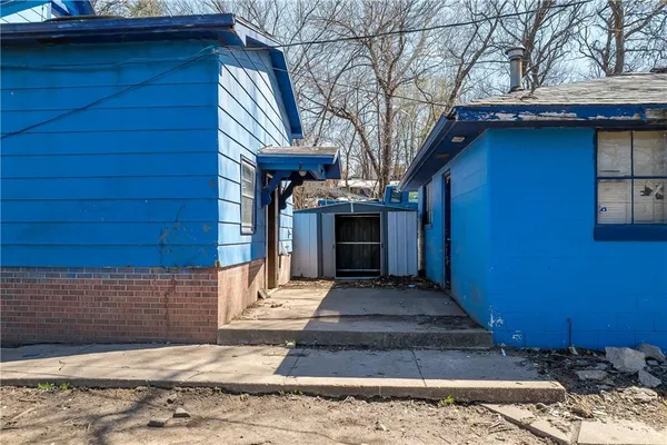 $49,900 | 808 Woodson Street, St. Joseph, MO 64501