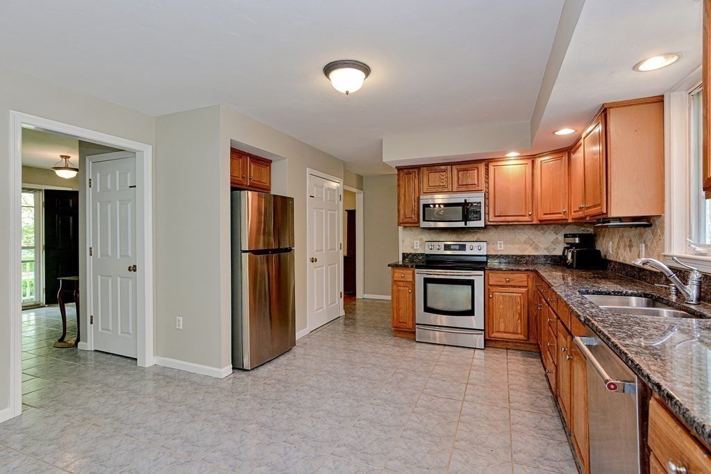 3 Leonard Road Mendon, MA 01756 - Photo 10 of 42 Gallery Image 10