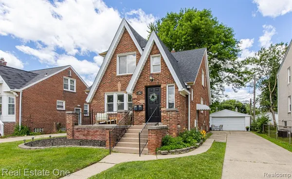$1,350 | 122 West Houstonia Avenue, Royal Oak, MI 48073