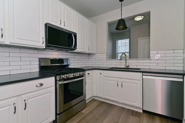 $2,800 | 2562 Golf Ridge Circle, Unit 2562, Naperville, IL 60563