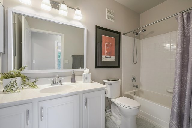 2562 Golf Ridge Circle, Unit 2562 Naperville, IL 60563 - Photo 16 of 19