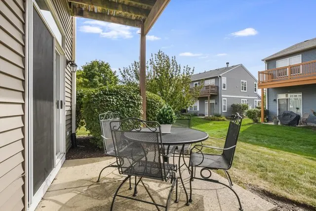 $2,800 | 2562 Golf Ridge Circle, Unit 2562, Naperville, IL 60563