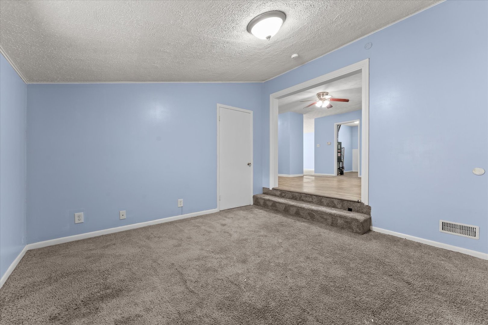 1406 West Springfield Avenue Champaign, IL 61821 - Photo 18 of 37 Gallery Image 18