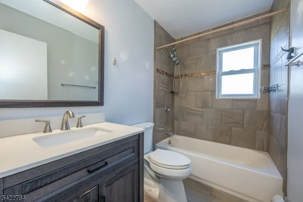 $379,900 | 25 Hinchman Avenue, Unit 1A, Wayne, NJ 07470
