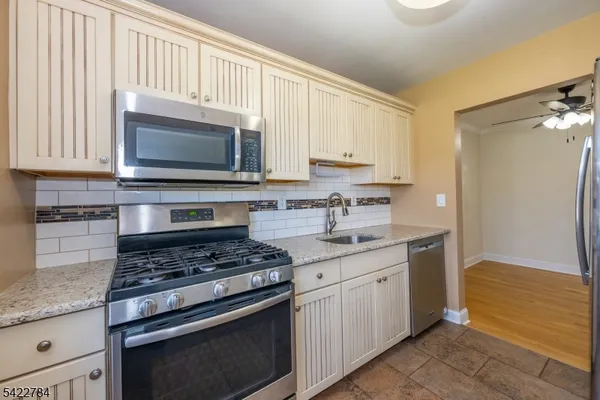 $379,900 | 25 Hinchman Avenue, Unit 1A, Wayne, NJ 07470