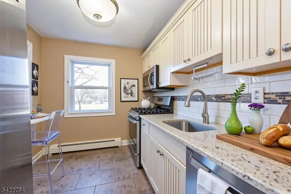 $379,900 | 25 Hinchman Avenue, Unit 1A, Wayne, NJ 07470