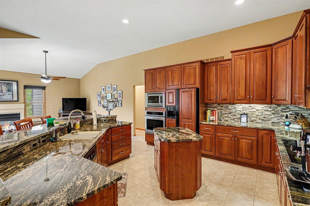 8588 Webster Hills Road Dexter, MI 48130 - Photo 8 of 44