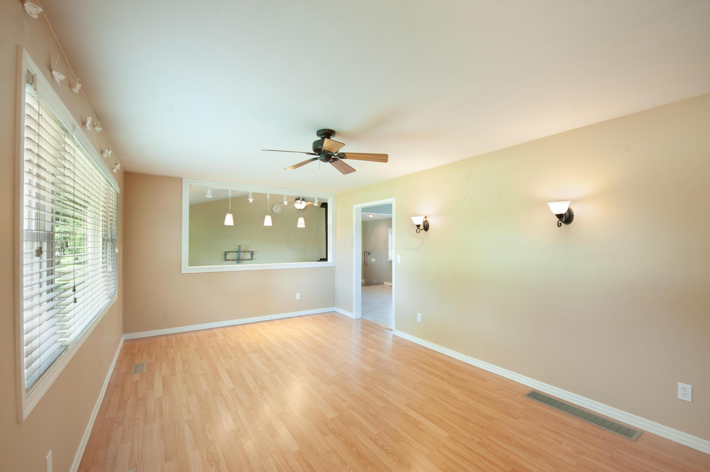 9635 Cheshire Road Sunbury, OH 43074 - Photo 2 of 31 DSC_0102