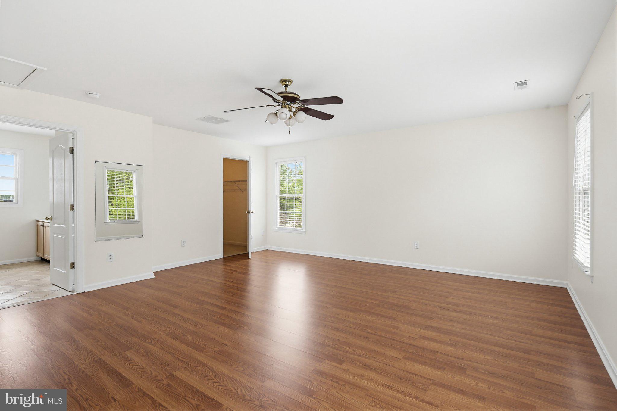 3641 Branhum Road Edgewater, MD 21037 - Photo 28 of 63 Spacious room with natural light.