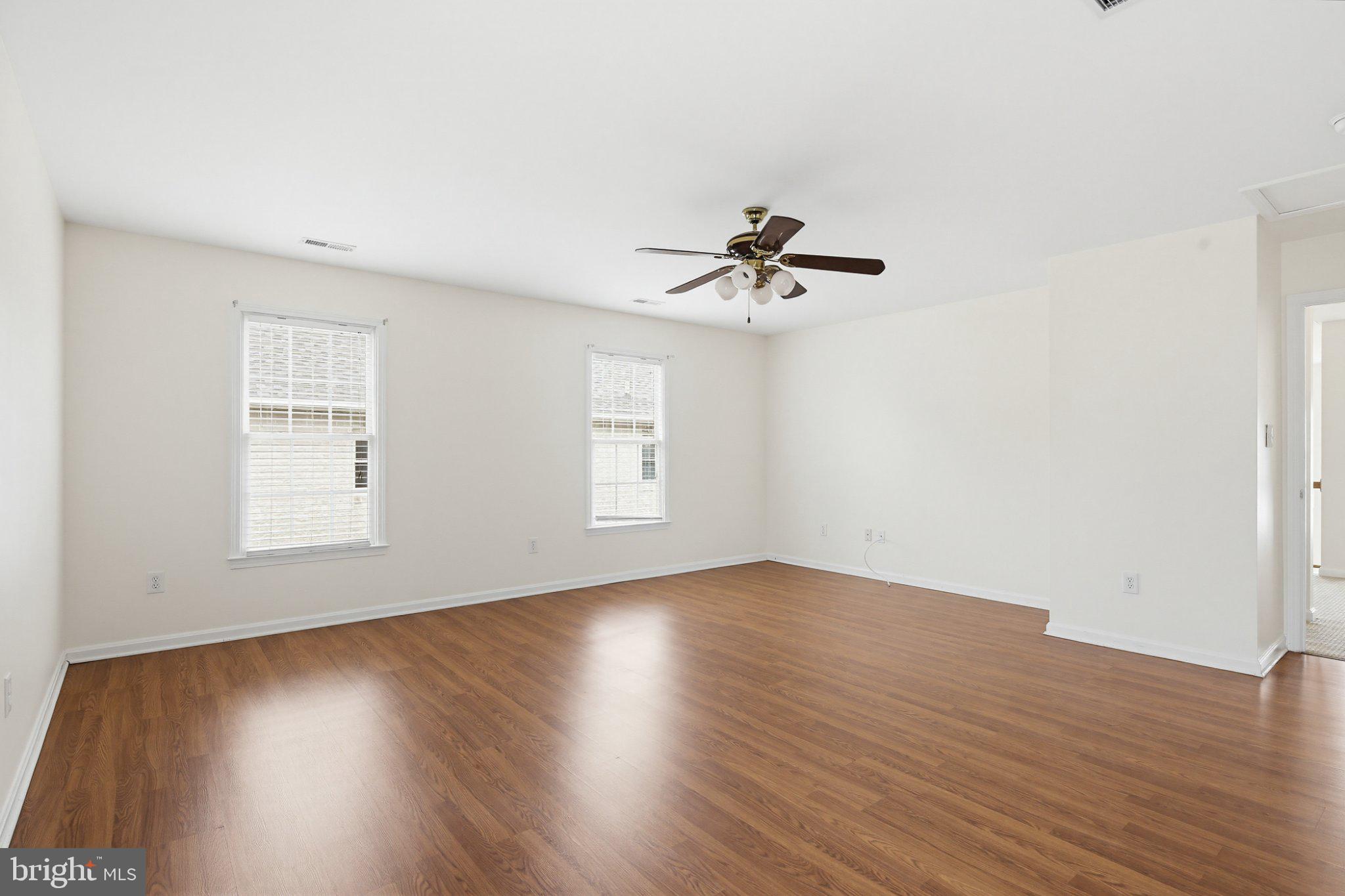 3641 Branhum Road Edgewater, MD 21037 - Photo 30 of 63 Spacious room with natural light.