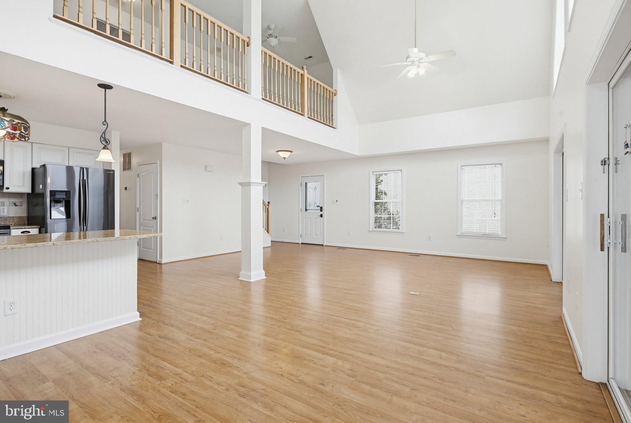 3641 Branhum Road Edgewater, MD 21037 - Photo 47 of 63 Spacious, airy living area with light.