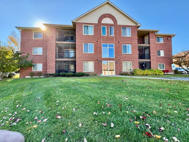 $238,000 | 6950 Heritage Circle, Unit 1A, Orland Park, IL 60462