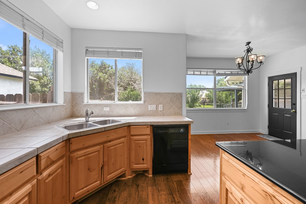 105 Farm House Road San Marcos, TX 78666 - Photo 8 of 40