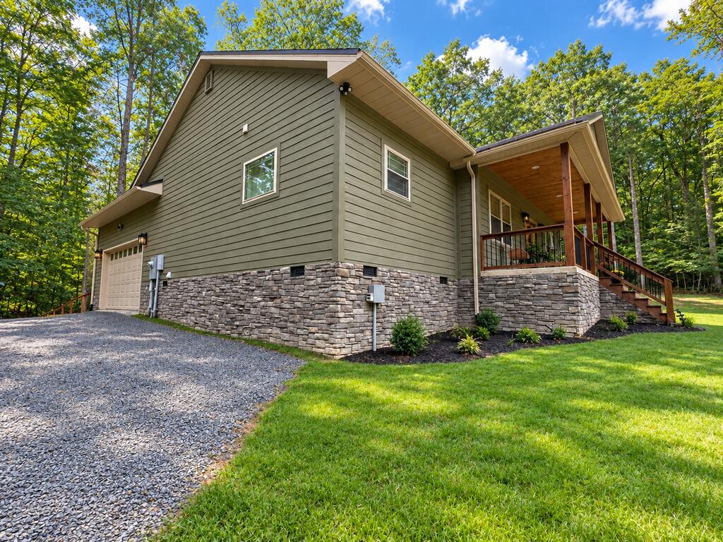 64 Red Oak Road Fayetteville, WV 25840 - Photo 3 of 29 Gallery Image 3