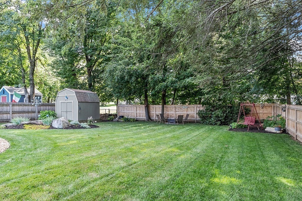 49 Stoneleigh Road Holden, MA 01520 - Photo 33 of 37 Gallery Image 33