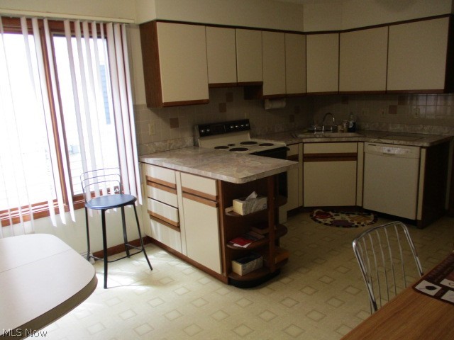 1619 Portage Road Cleveland, OH 44124 - Photo 8 of 20