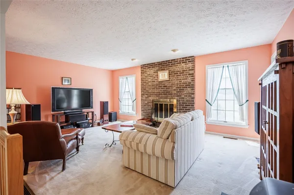 $374,900 | 4 South Village Trail, Penfield, NY 14450