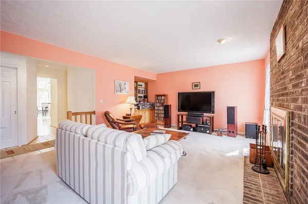 $374,900 | 4 South Village Trail, Penfield, NY 14450