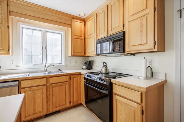 $374,900 | 4 South Village Trail, Penfield, NY 14450