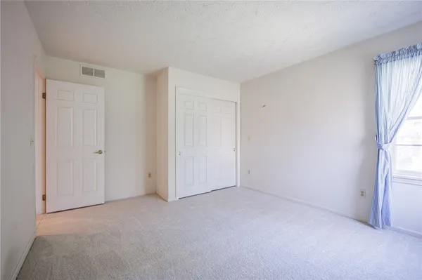 $374,900 | 4 South Village Trail, Penfield, NY 14450