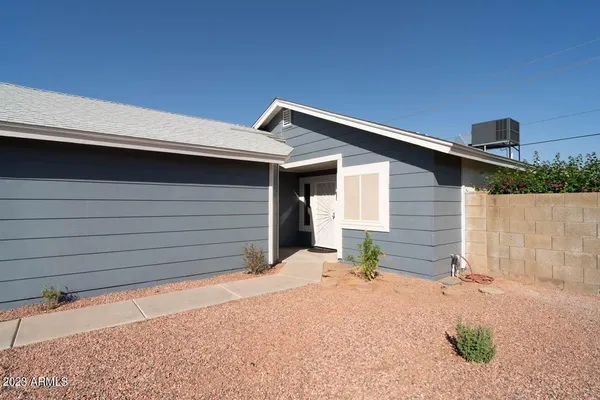 $2,000 | 19601 North 43rd Drive, Glendale, AZ 85308