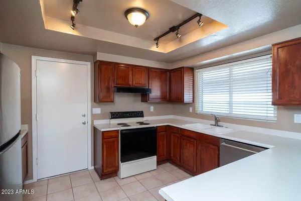 $2,000 | 19601 North 43rd Drive, Glendale, AZ 85308