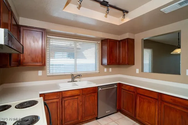 $2,000 | 19601 North 43rd Drive, Glendale, AZ 85308