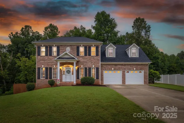 $494,999 | 2640 Ironwood Drive, Hickory, NC 28602