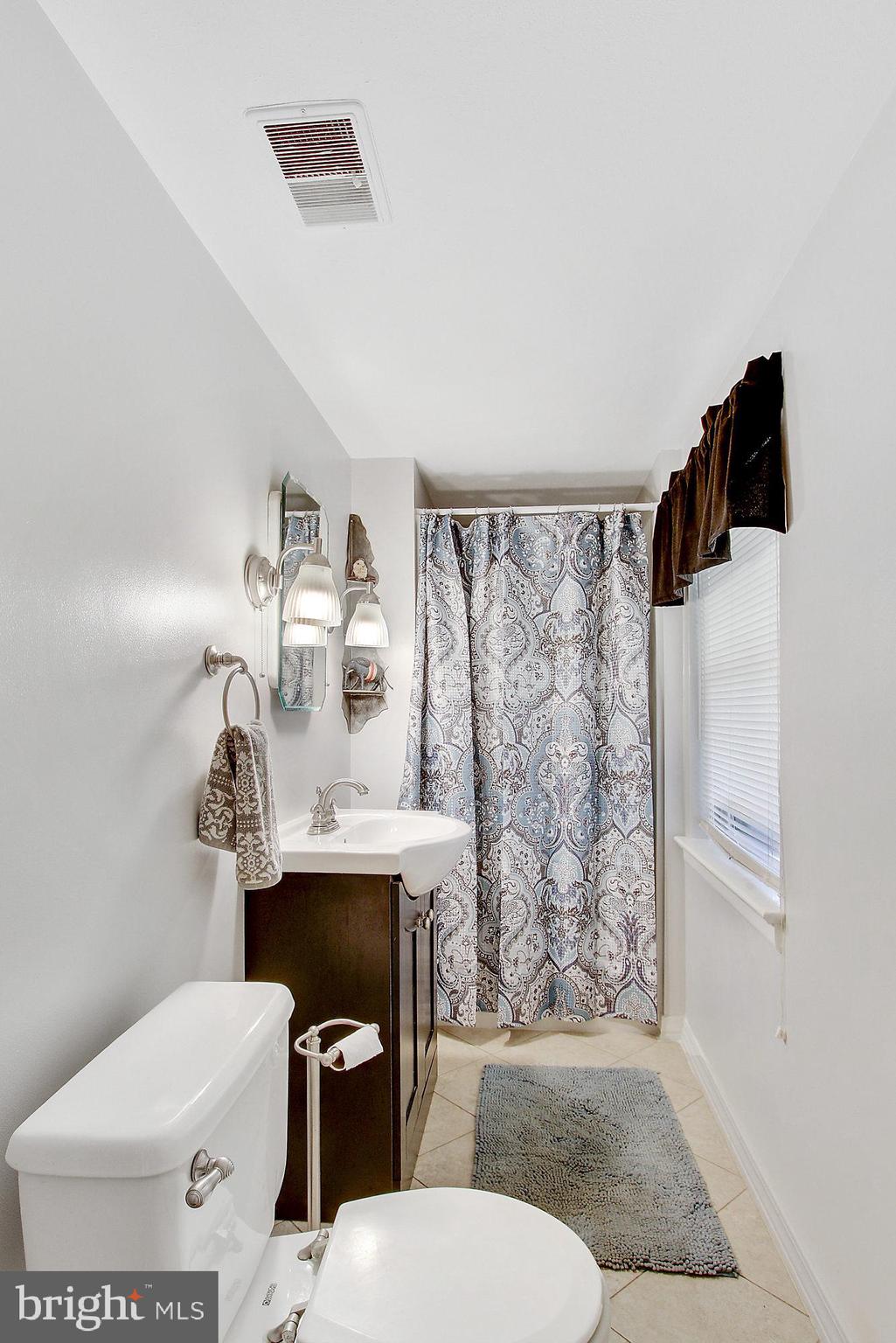 308 Lyndhurst Road York, PA 17402 - Photo 18 of 27 Gallery Image 18