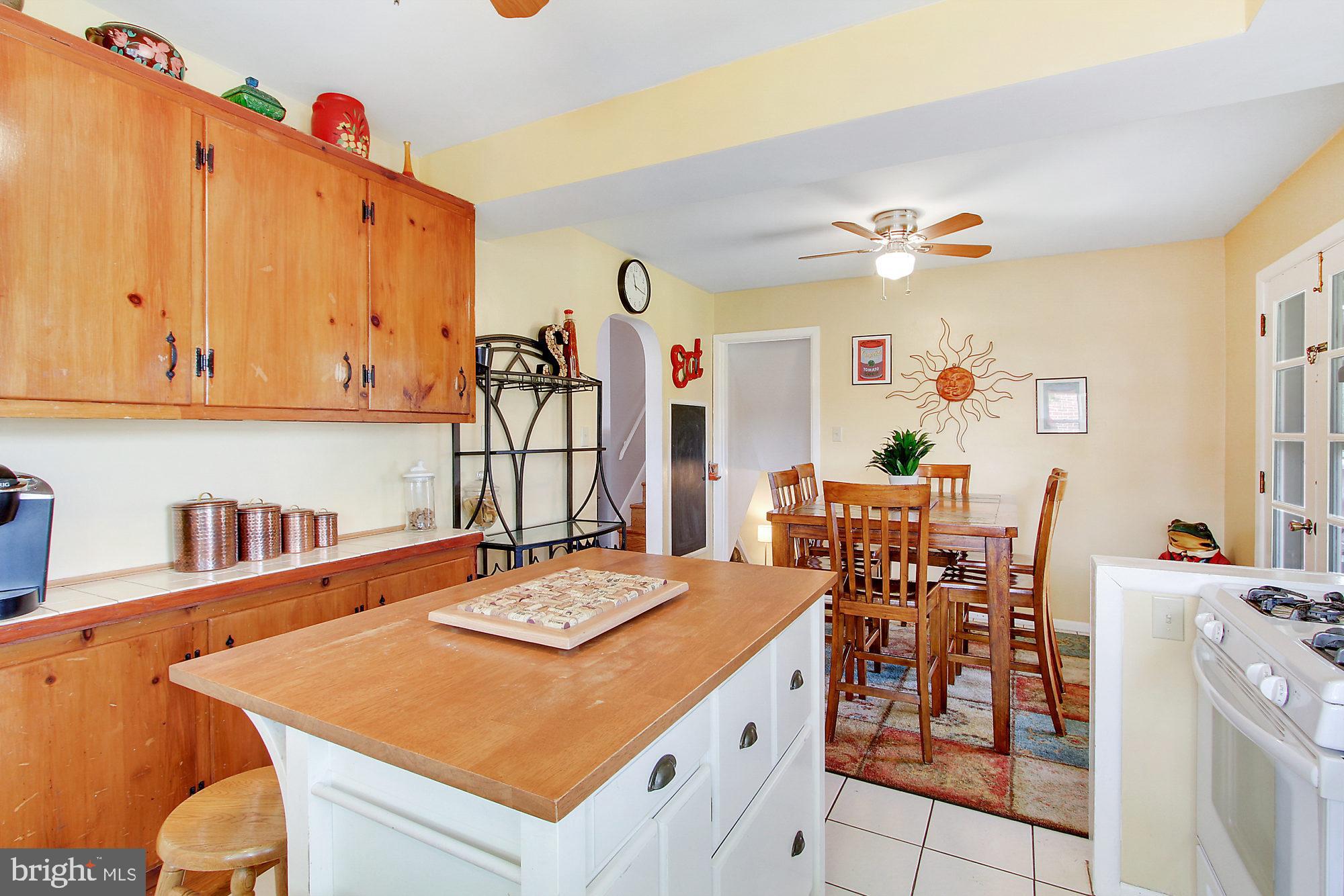 308 Lyndhurst Road York, PA 17402 - Photo 9 of 27 Gallery Image 9