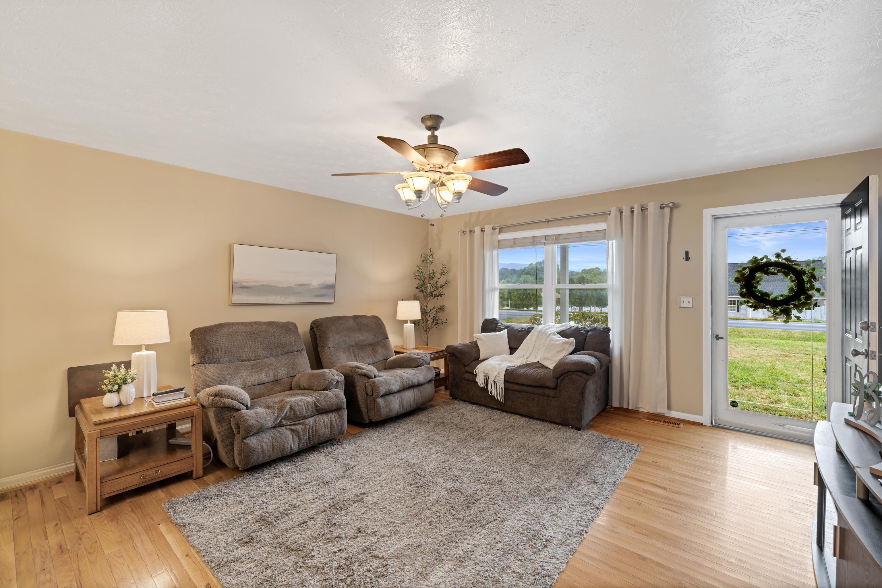 922 Patton Farm Road Stuarts Draft, VA 24477 - Photo 7 of 43 Gallery Image 7