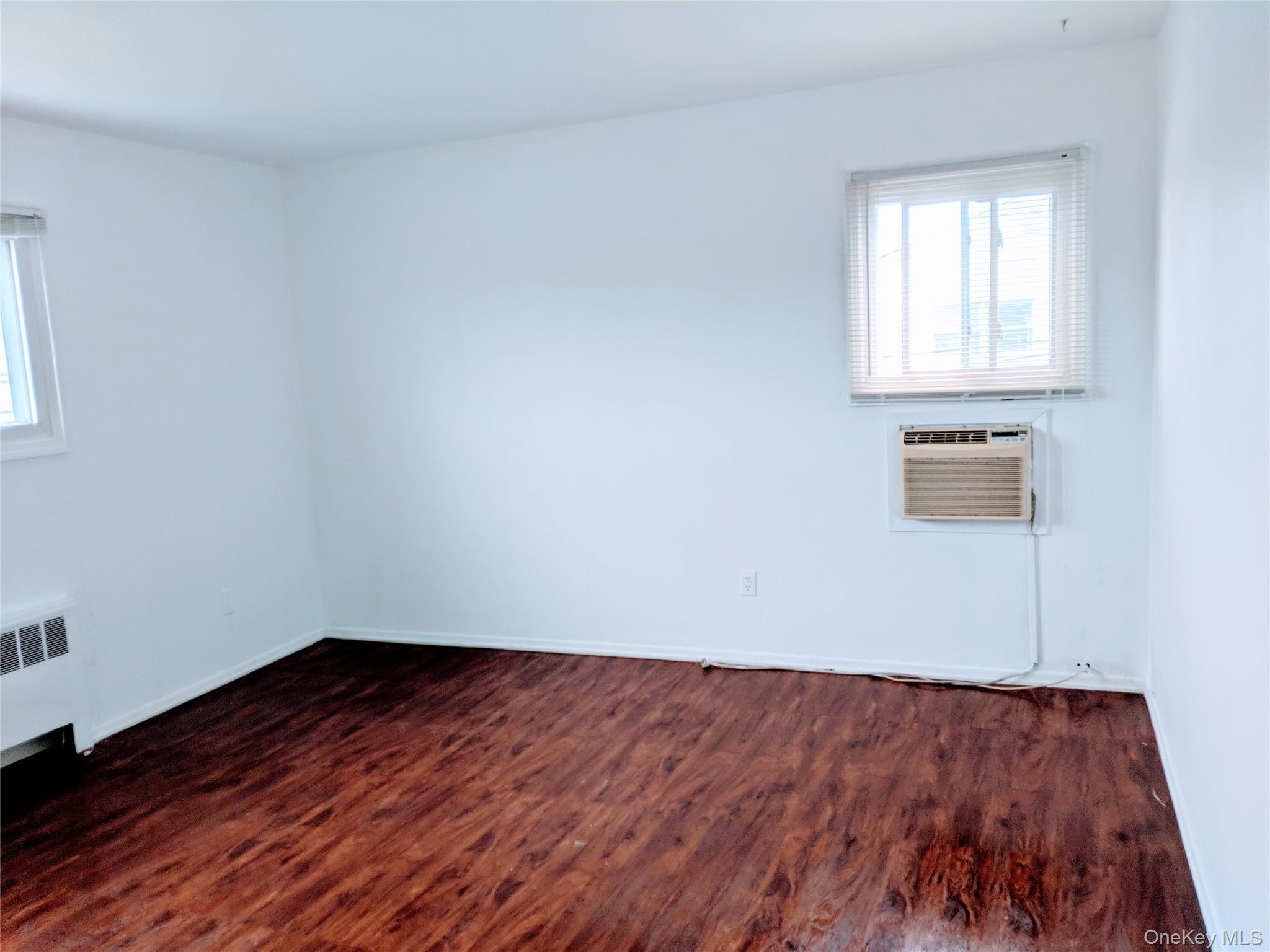 60 East Carmans Road Farmingdale, NY 11735 - Photo 17 of 22